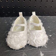 Load image into Gallery viewer, Girls Floral Flats
