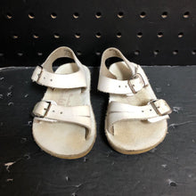 Load image into Gallery viewer, Girls Buckled Sandals
