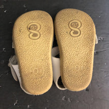 Load image into Gallery viewer, Girls Buckled Sandals
