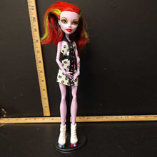 Load image into Gallery viewer, Roller maze Operetta doll
