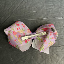 Load image into Gallery viewer, Floral Hairbow Clip
