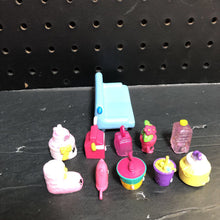 Load image into Gallery viewer, Figures w/Accessories
