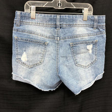 Load image into Gallery viewer, Denim patch shorts
