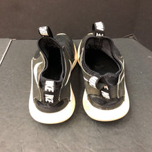 Load image into Gallery viewer, Boys Flex Runner Slip On Shoes
