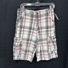 Load image into Gallery viewer, Plaid cargo shorts
