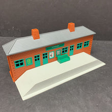 Load image into Gallery viewer, 2002 Ffarquhar Train Station Playset
