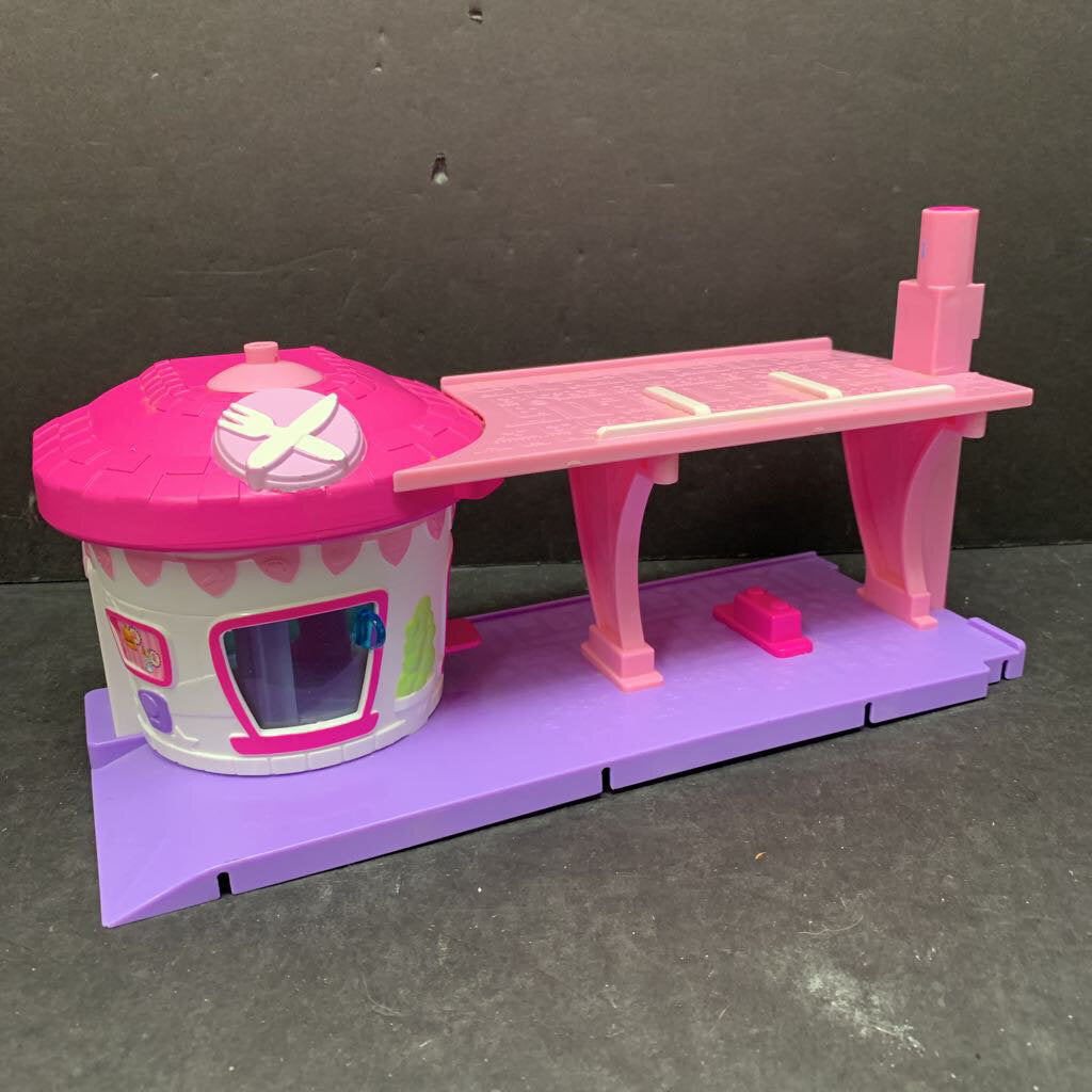 Cutie cars shopkins drive thru hot sale diner playset