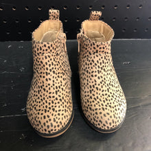 Load image into Gallery viewer, Girls Animal Print Boots
