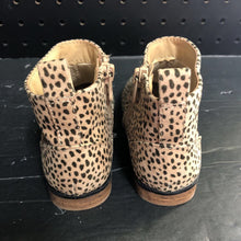 Load image into Gallery viewer, Girls Animal Print Boots
