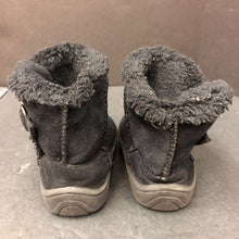 Load image into Gallery viewer, Girls Heart Buckle Winter Boots
