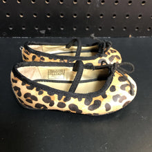 Load image into Gallery viewer, Girls Animal Print Flats
