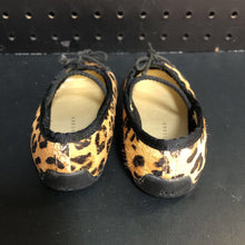 Load image into Gallery viewer, Girls Animal Print Flats
