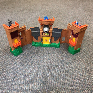 Medieval Eagle Talon Castle w/Figures Battery Operated