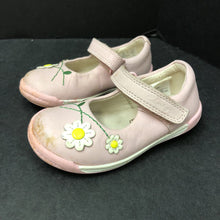 Load image into Gallery viewer, Girls Flower Shoes
