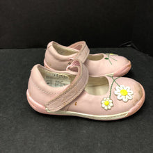 Load image into Gallery viewer, Girls Flower Shoes
