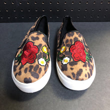 Load image into Gallery viewer, Girls Cheetah Flower Shoes
