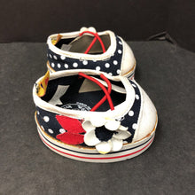 Load image into Gallery viewer, Polka Dot Flower Shoes
