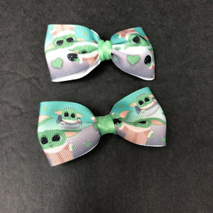 2pc Grogu Hairbow Clips