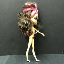 Load image into Gallery viewer, Dee Loves Lebun Doll
