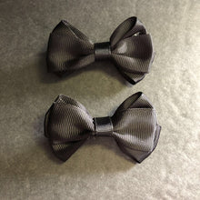 Load image into Gallery viewer, 2pk Solid Hairbow Clips
