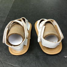 Load image into Gallery viewer, Girls Flower Sandals(Trimfoot Co)
