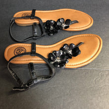 Load image into Gallery viewer, Girls Beaded Flower Sandals
