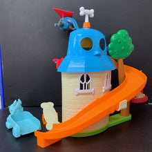 Load image into Gallery viewer, Puppy Dog pals Doghouse Playset
