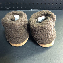 Load image into Gallery viewer, Boys Bear Slipper Boots
