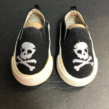 Load image into Gallery viewer, Boys Skull Shoes
