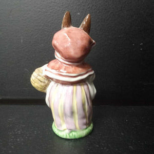 "Mrs. Rabbit" Figurine 1951 Vintage Collectible