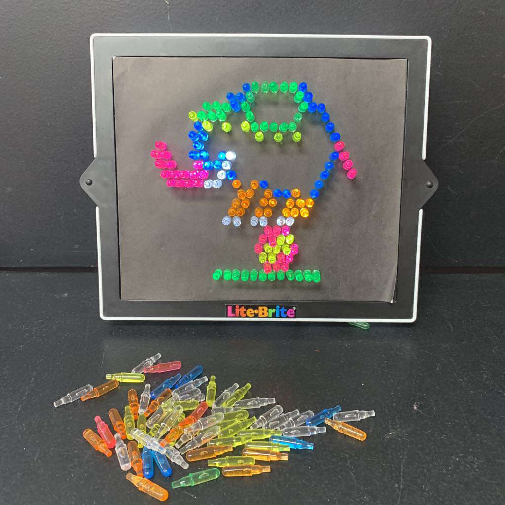 Light Up Peg Board w/Pegs Battery Operated