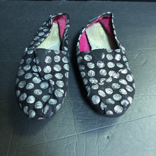 Load image into Gallery viewer, Girls Sparkly Dot Shoes
