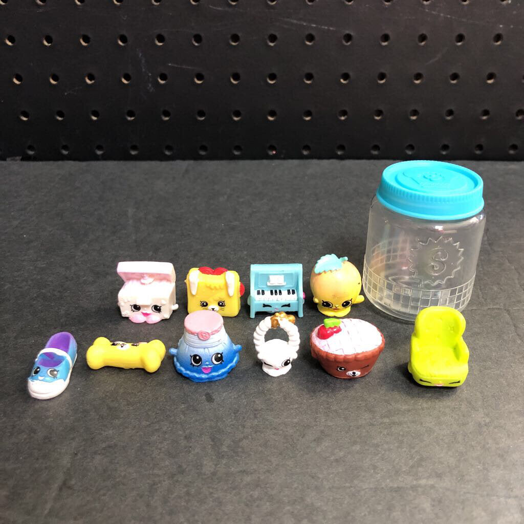Figures w/Accesory