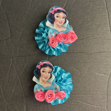 Load image into Gallery viewer, 2pk Snow White Hairbow Clips
