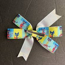 Load image into Gallery viewer, Hairbow Clip (Pete the Cat)
