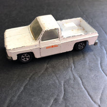 Load image into Gallery viewer, Hardees Road Runner Fleetside Chevy Silverado Diecast Truck 1990 Vintage Collectible
