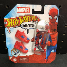 Load image into Gallery viewer, Marvel Spiderman Skate Finger Skateboard &amp; Shoes (NEW)
