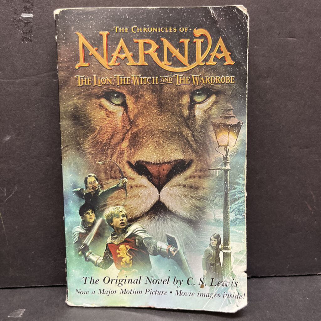 The Lion, the Witch and the Wardrobe (C.S. Lewis) (Chronicles of Narnia) -paperback series