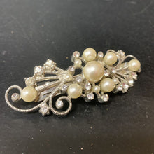 Load image into Gallery viewer, Pearl Rhinestone Hair Clip
