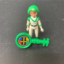 Load image into Gallery viewer, Pidge w/Helmet &amp; Key 1984 Vintage Collectible
