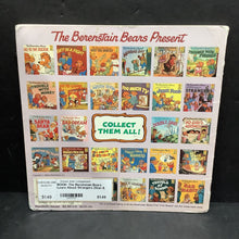 Load image into Gallery viewer, The Berenstain Bears Learn About Strangers (Stan &amp; Jan Berenstain) -character paperback
