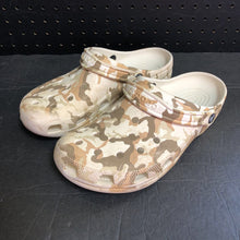 Load image into Gallery viewer, Mens Camo Slip On Shoes
