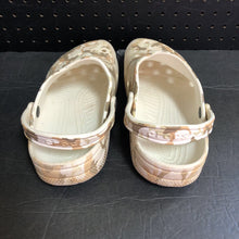 Load image into Gallery viewer, Mens Camo Slip On Shoes

