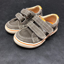 Load image into Gallery viewer, Boys Velcro Shoes
