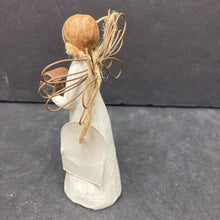 Load image into Gallery viewer, &quot;Angel of Giving&quot; Figurine
