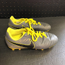 Load image into Gallery viewer, Boys Tiempo Legend 7 Soccer Cleats
