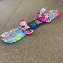 Load image into Gallery viewer, &quot;Edge of the World&quot; Paint Splatter Kids 125 Snowboard
