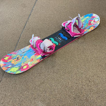 Load image into Gallery viewer, &quot;Edge of the World&quot; Paint Splatter Kids 125 Snowboard
