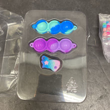 Load image into Gallery viewer, Squish &amp; Pop Jewelry Making Kit
