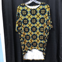 Load image into Gallery viewer, Patterned Tunic
